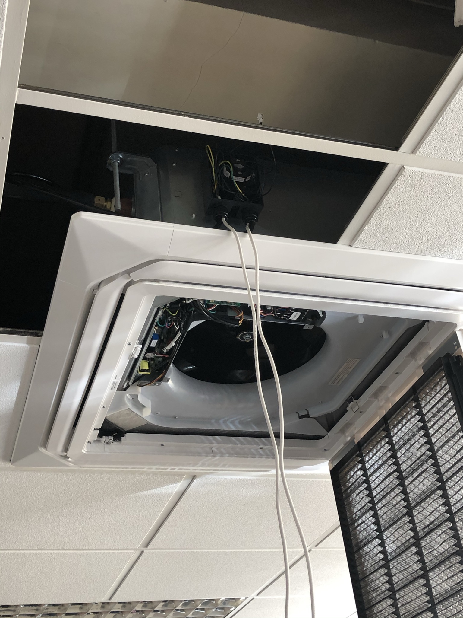 servicing-ac-unit-huntingdon